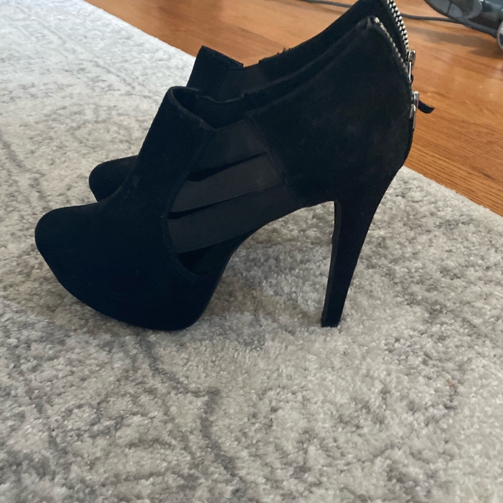 Jessica Simpson velvet suede type heel